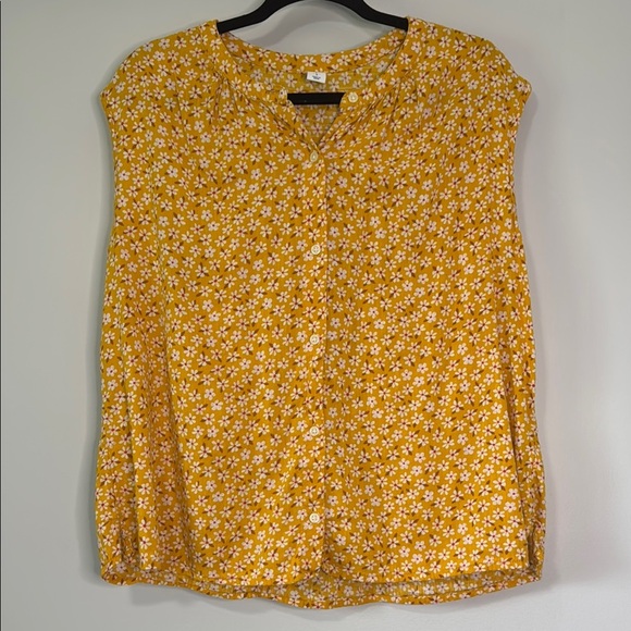 Old Navy Gold Sleeveless Blouse with Mandarin Collar - Picture 1 of 2